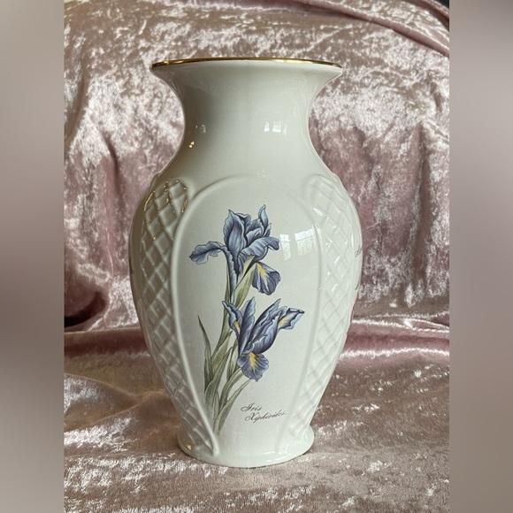ROYALWinton Vintage Porcelain Vase-Four Sides Show Four Fun Flower Verities VEUC - Picture 3 of 12